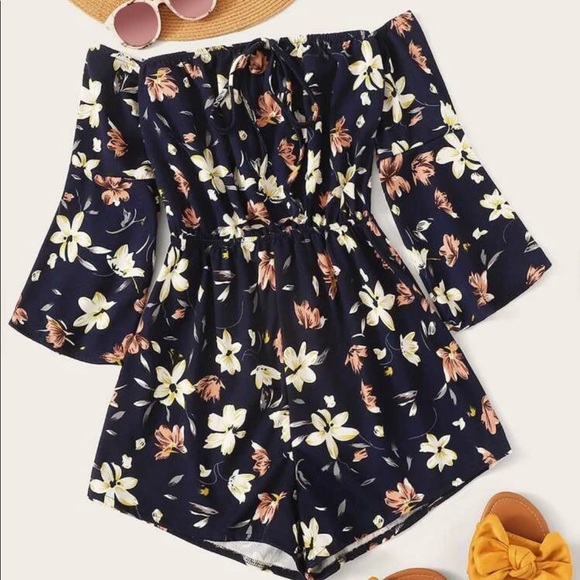 Floral print knot front off shoulder play suit